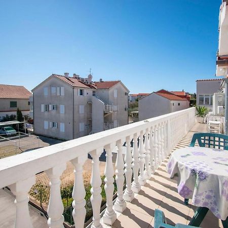 Family Holiday Apartments Lucia Vodice Buitenkant foto