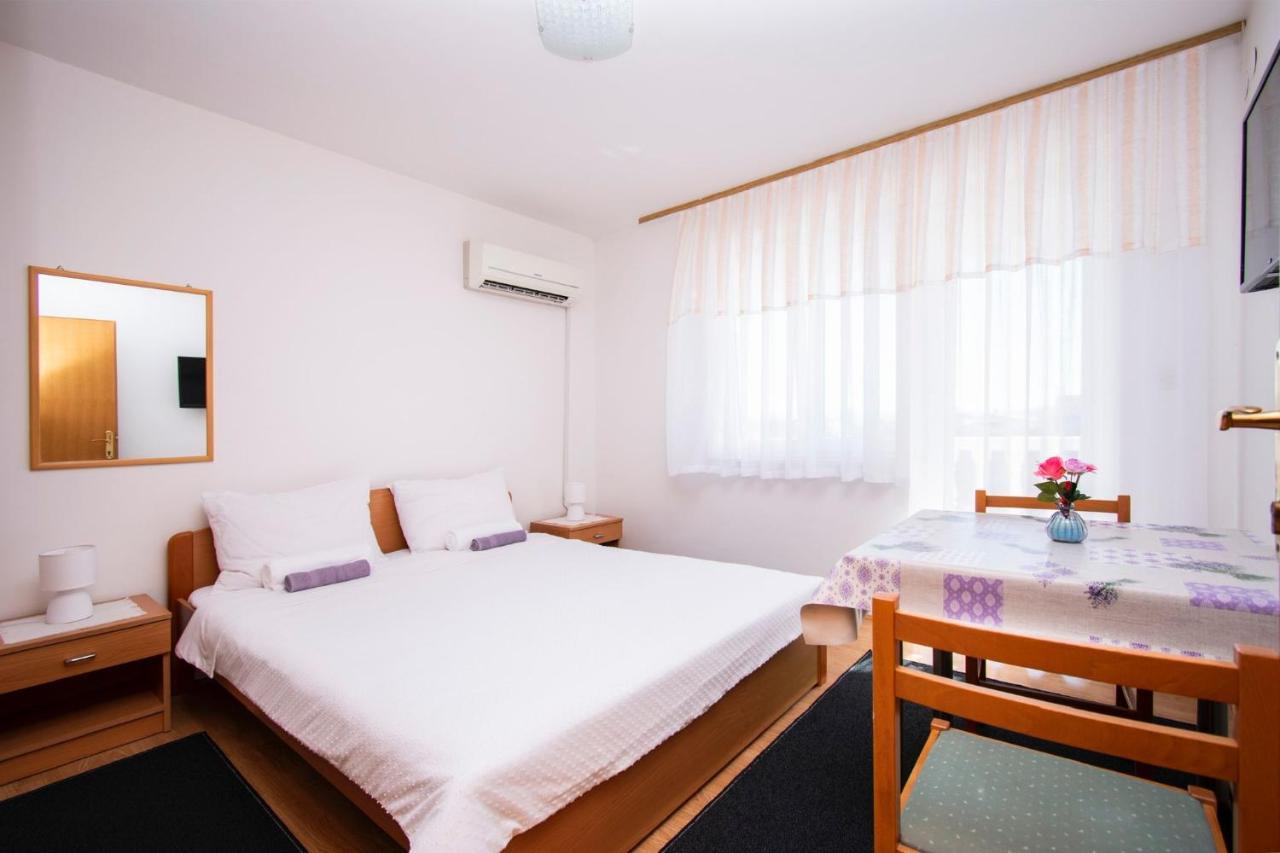 Family Holiday Apartments Lucia Vodice Buitenkant foto