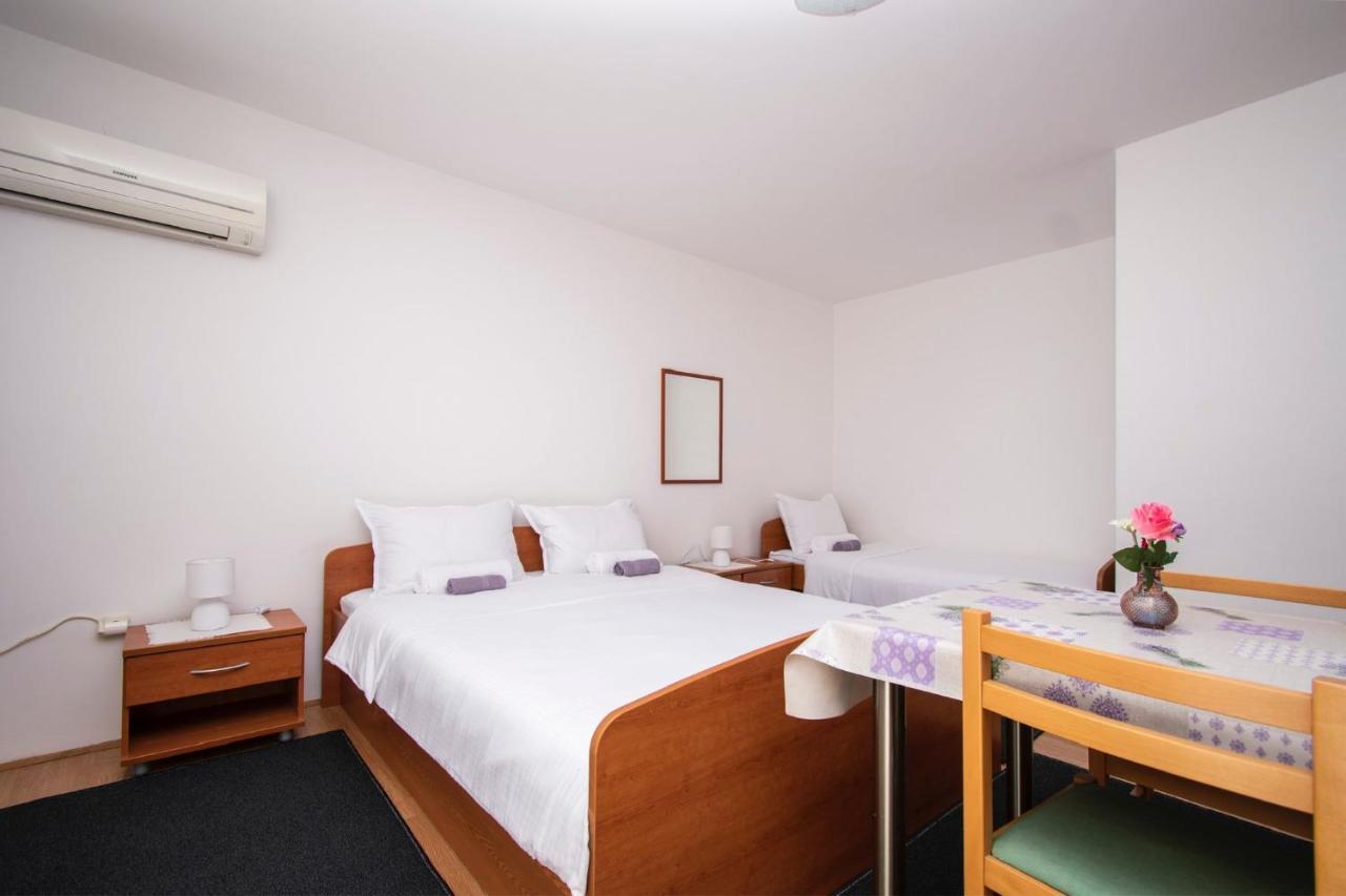 Family Holiday Apartments Lucia Vodice Buitenkant foto