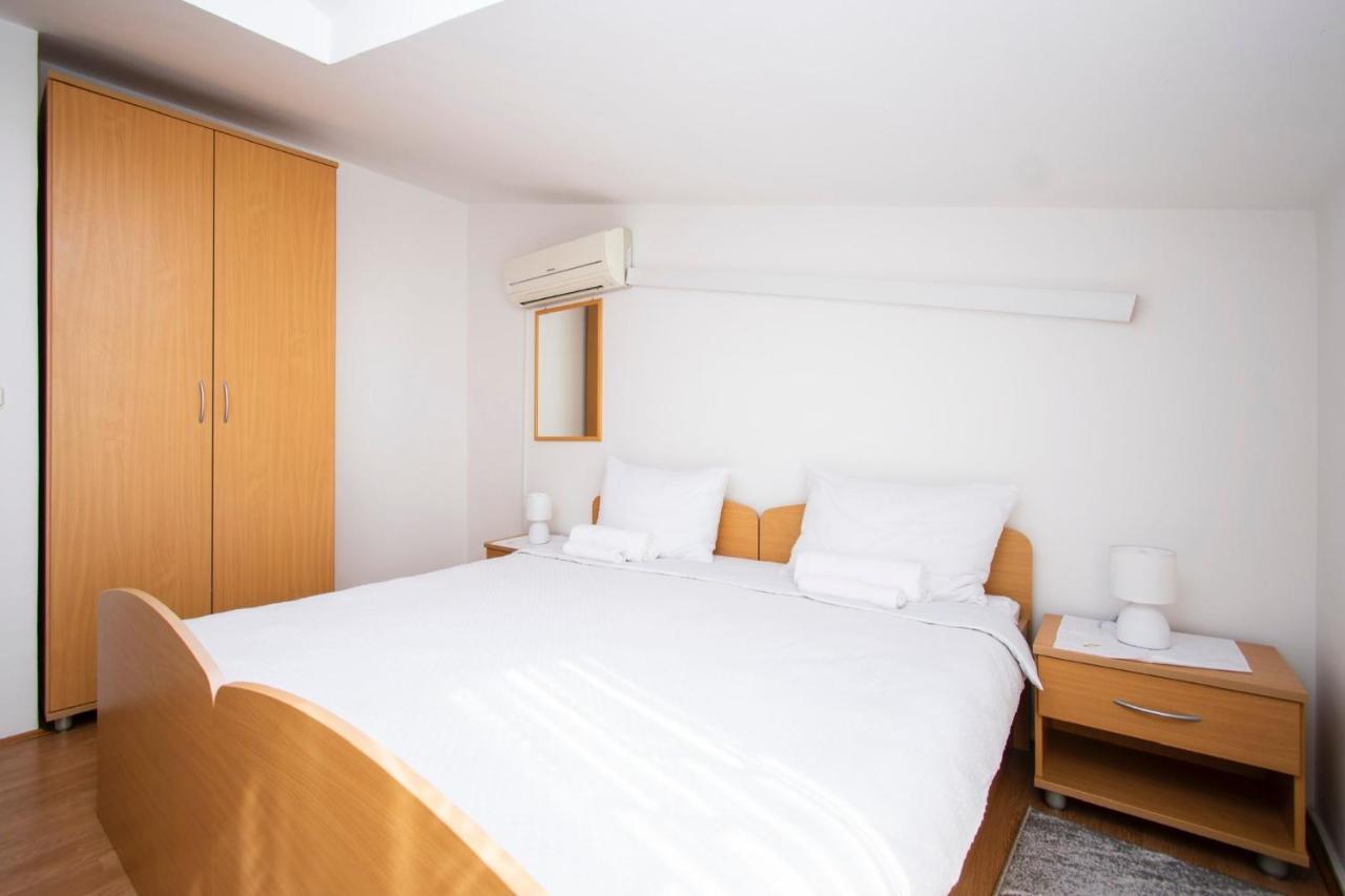 Family Holiday Apartments Lucia Vodice Buitenkant foto