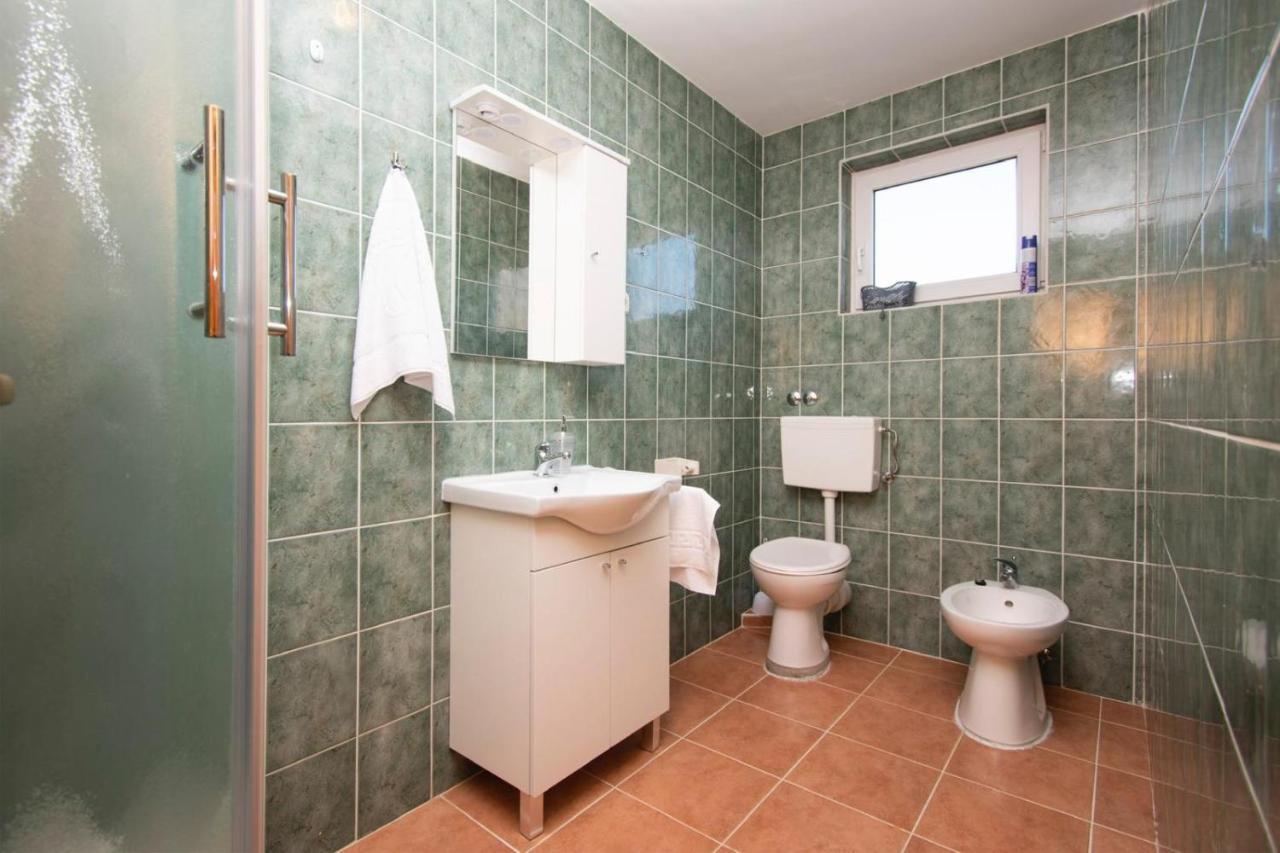 Family Holiday Apartments Lucia Vodice Buitenkant foto