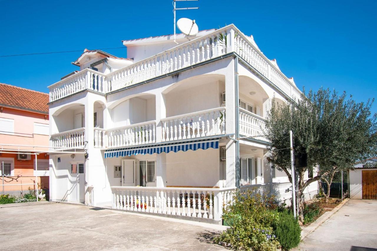 Family Holiday Apartments Lucia Vodice Buitenkant foto