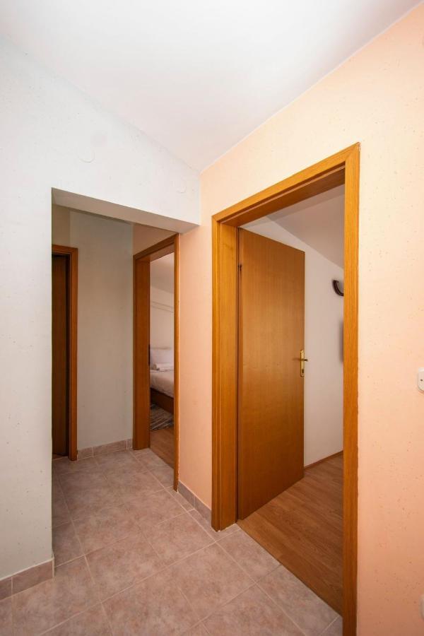 Family Holiday Apartments Lucia Vodice Buitenkant foto
