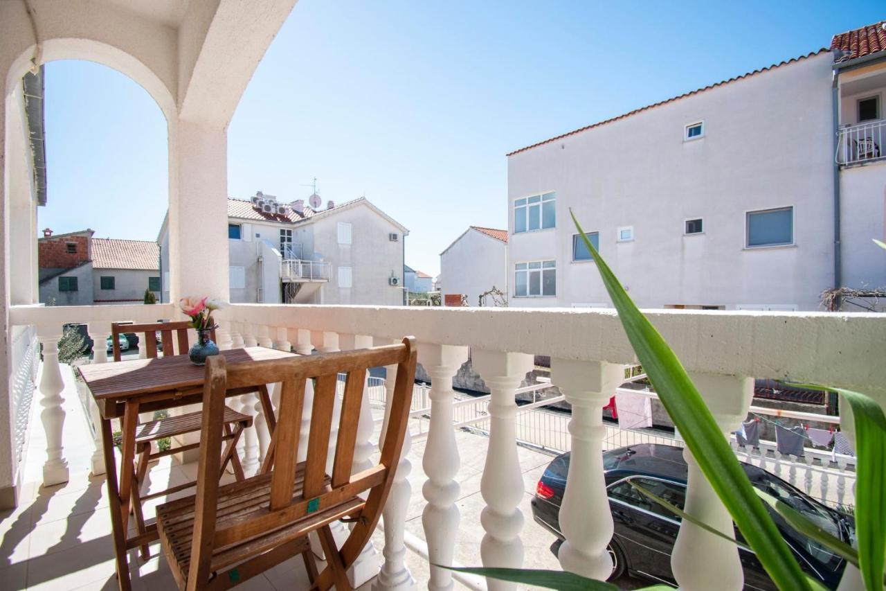 Family Holiday Apartments Lucia Vodice Buitenkant foto