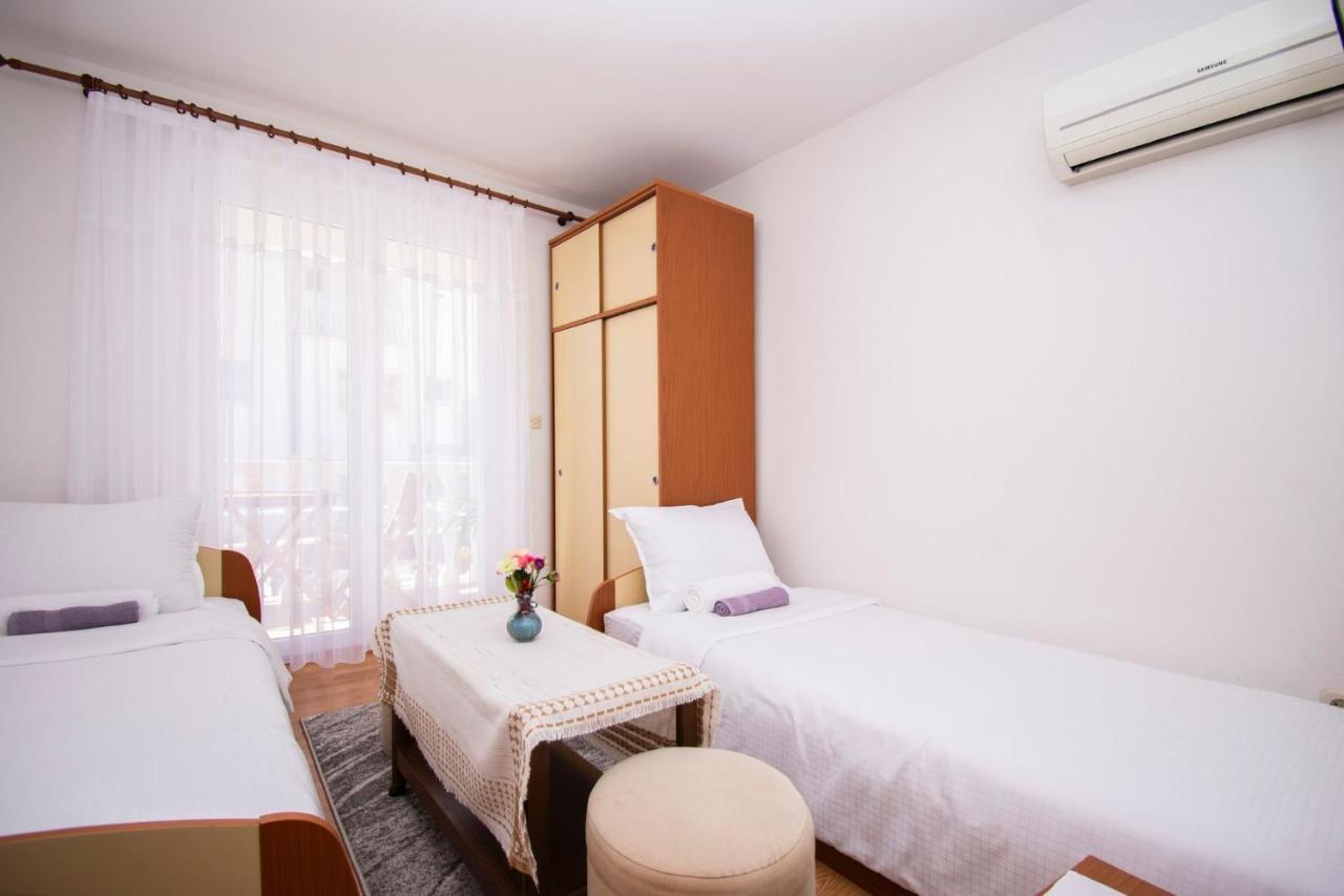 Family Holiday Apartments Lucia Vodice Buitenkant foto