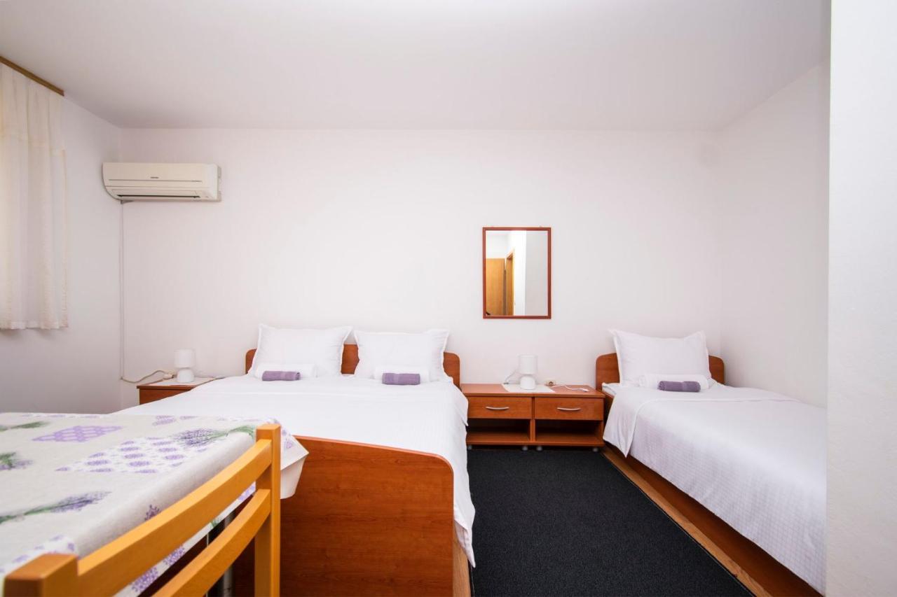 Family Holiday Apartments Lucia Vodice Buitenkant foto