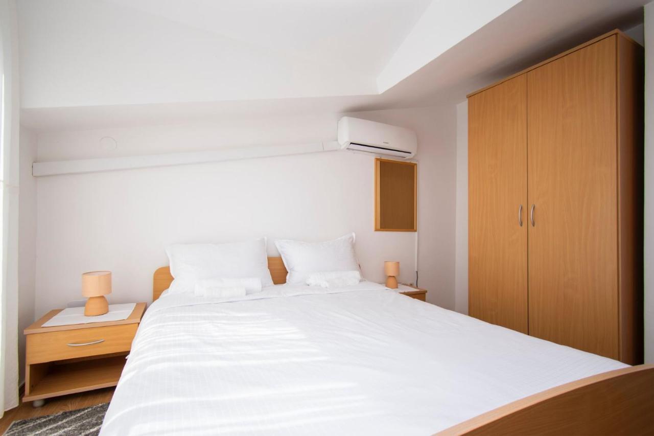 Family Holiday Apartments Lucia Vodice Buitenkant foto