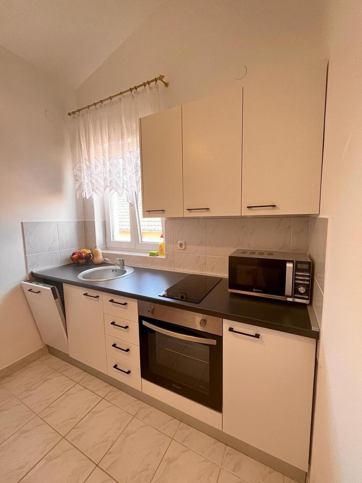 Family Holiday Apartments Lucia Vodice Buitenkant foto